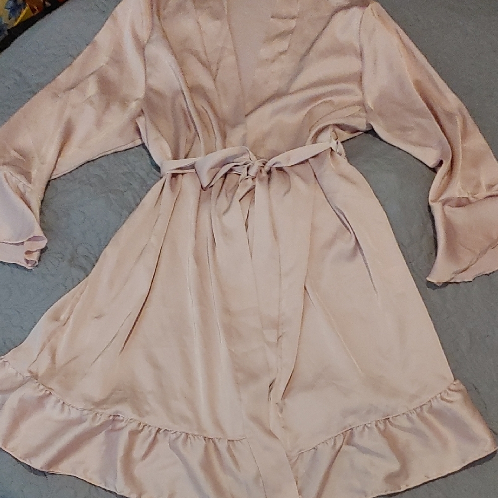 Elegant Satiny Pink Housecoat Sz MED
